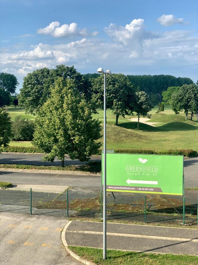 Chance Apartman Buekfuerdo Exteriér fotografie